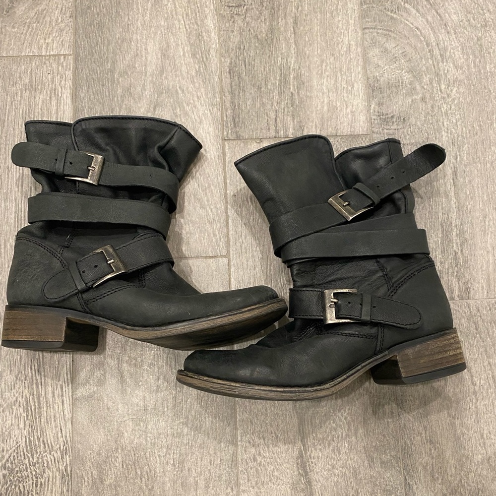 SOLD! Steve Madden Boots